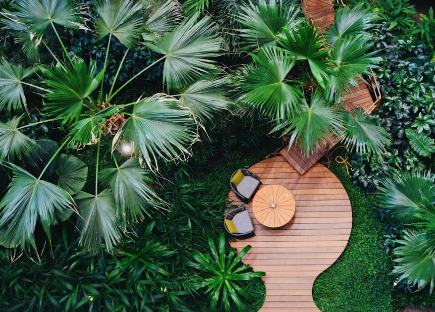 Enhancing Your Deck with Hottubs